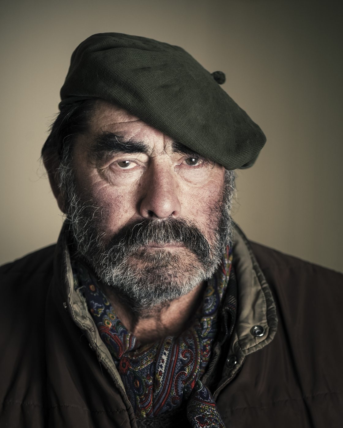 Retrato de Raúl Cárdenas Ampuero, ovejero y amansador de la Patagonia